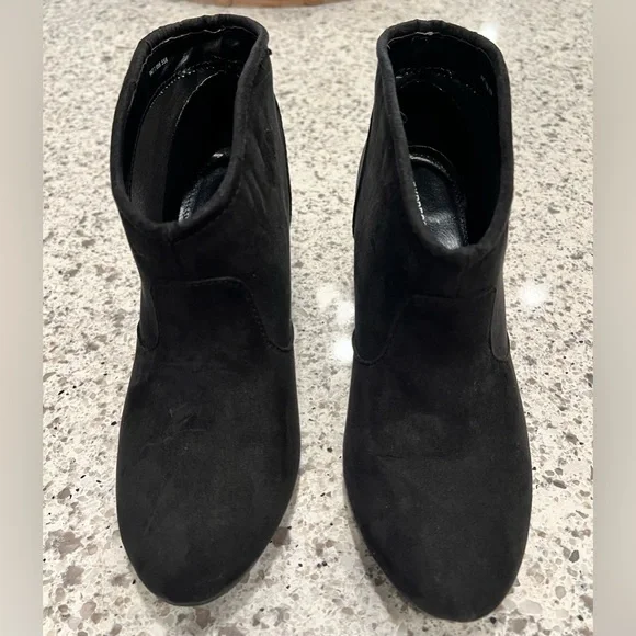 Express Suede Booties Size 8 - Picture 2 of 5